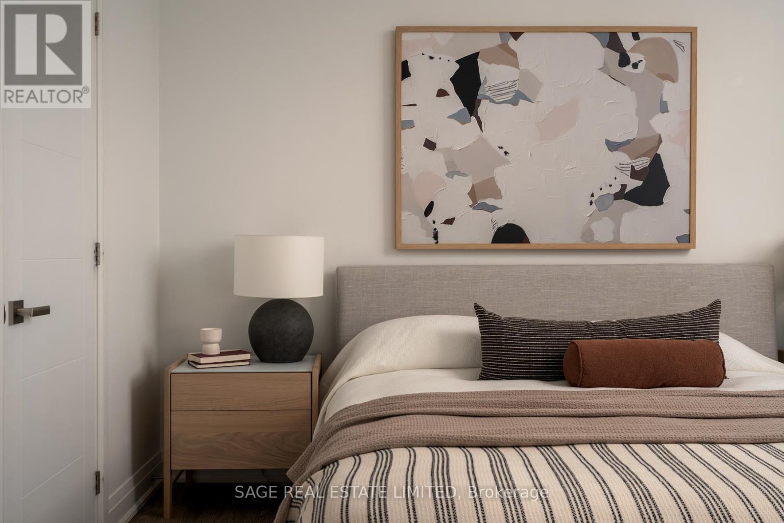 101 Beaver Avenue, Toronto, Ontario  M6H 2G3 - Photo 15 - W12529754