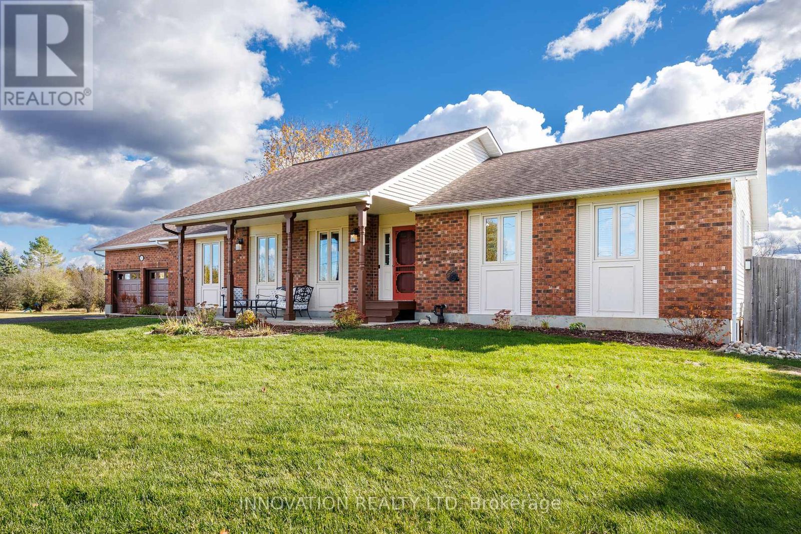 201 Greystone Crescent, Mississippi Mills, Ontario  K0A 1A0 - Photo 1 - X12519468