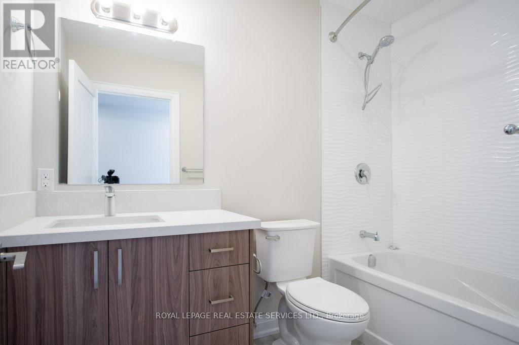 Upper - 256 Annette Street, Toronto, Ontario  M6P 1R1 - Photo 14 - W12493430