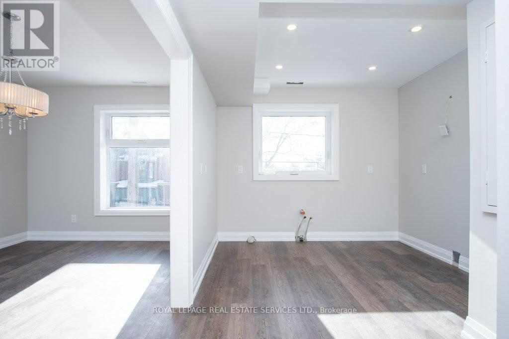 Upper - 256 Annette Street, Toronto, Ontario  M6P 1R1 - Photo 2 - W12493430