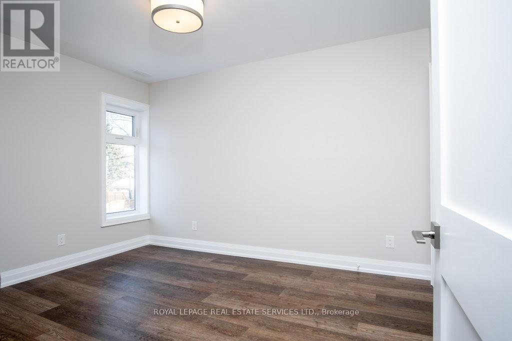 Upper - 256 Annette Street, Toronto, Ontario  M6P 1R1 - Photo 11 - W12493430