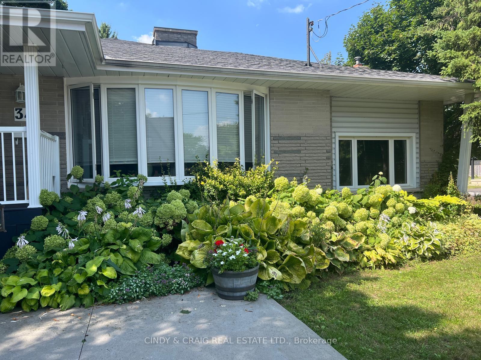 34 Heber Down Crescent, Whitby, Ontario  L1M 1A8 - Photo 21 - E12538578