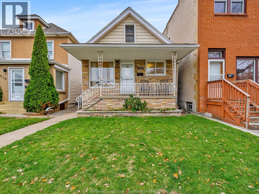 MLS# 25028588: 982 Langlois, Windsor, Canada