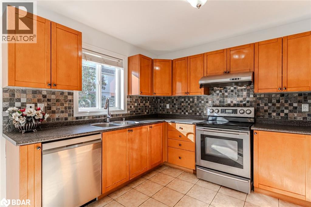 29 Brookwood Drive, Barrie, Ontario L4N 0Z1 - Photo 3 - 40776899