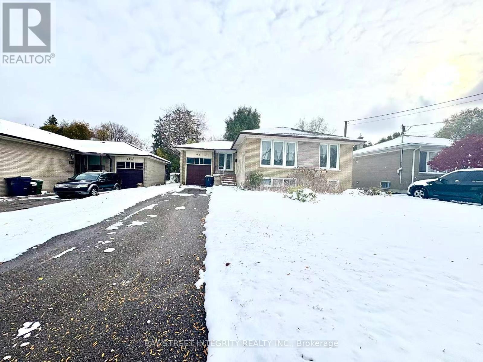 63 CAINES AVENUE, Toronto, Ontario