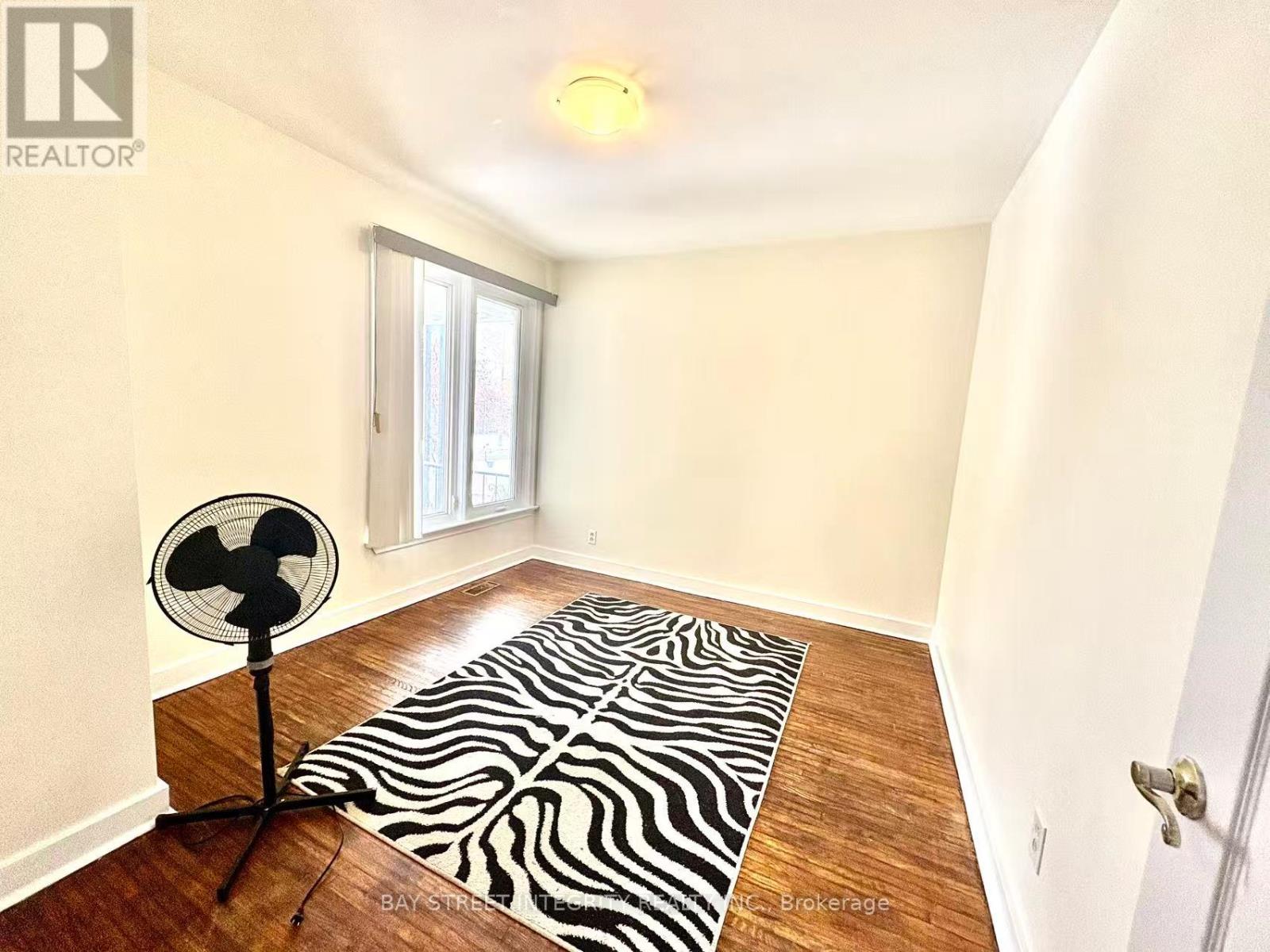 63 Caines Avenue, Toronto, Ontario  M2R 2L2 - Photo 16 - C12539978