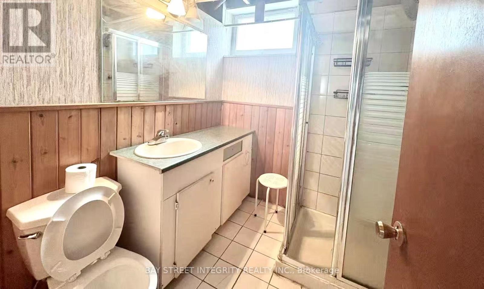 63 Caines Avenue, Toronto, Ontario  M2R 2L2 - Photo 23 - C12539978