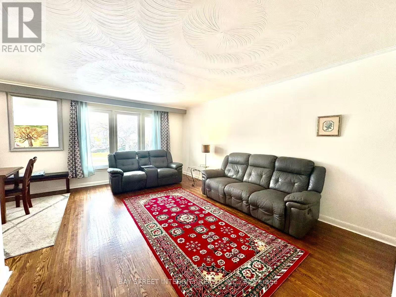 63 Caines Avenue, Toronto, Ontario  M2R 2L2 - Photo 5 - C12539978