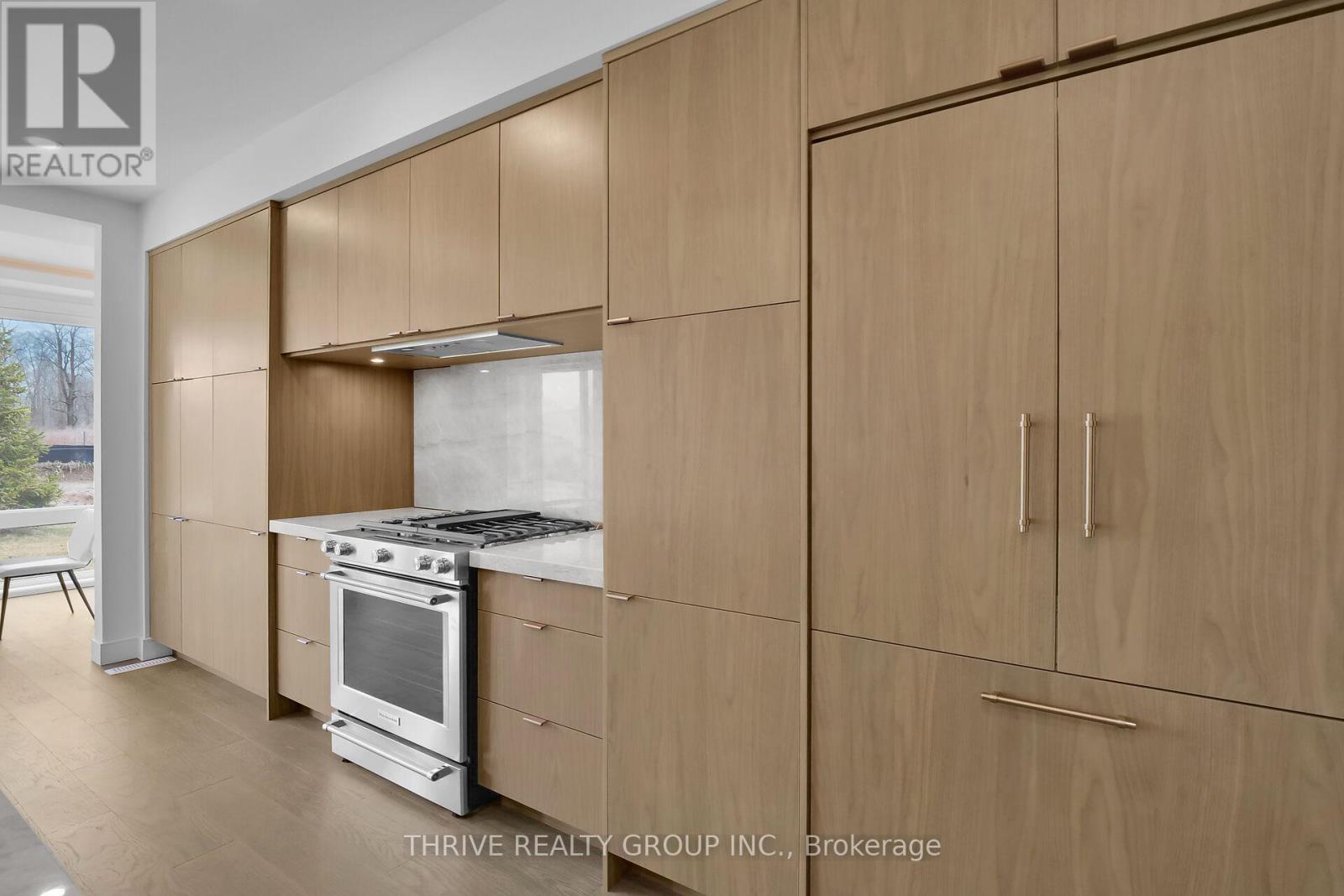 Photo 7 of 37 for 3948 Campbell Street N