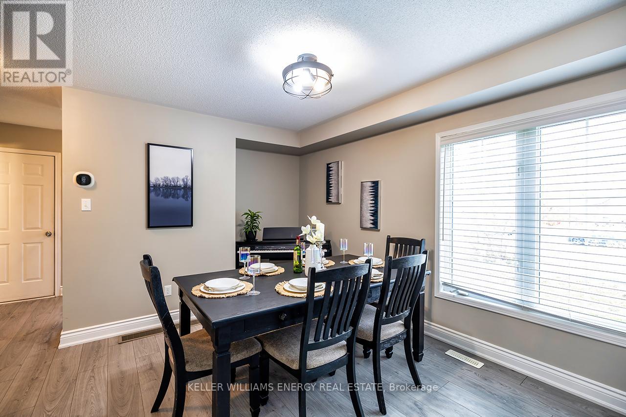 1642 Woodgate Trail, Oshawa, Ontario  L1G 8B5 - Photo 11 - E12540068