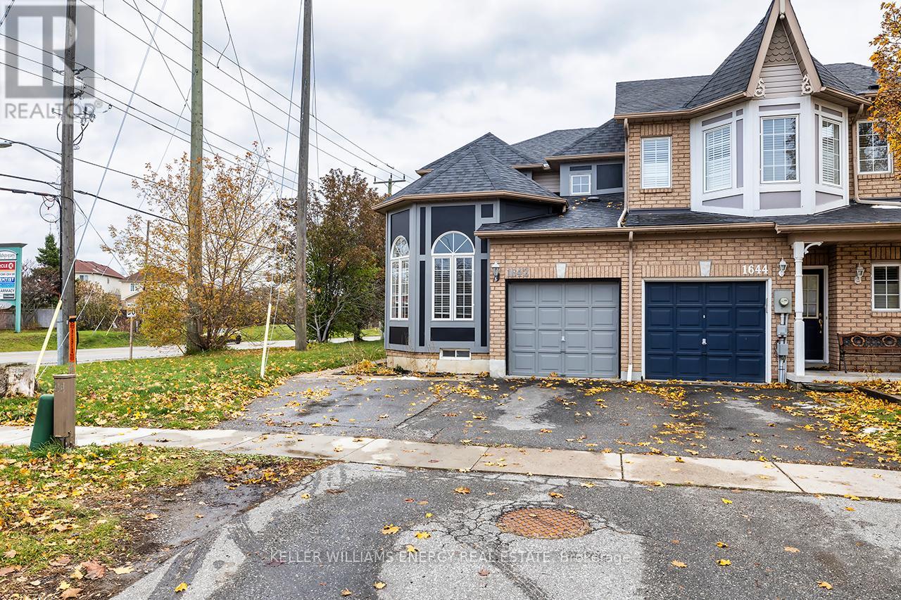 1642 Woodgate Trail, Oshawa, Ontario  L1G 8B5 - Photo 2 - E12540068