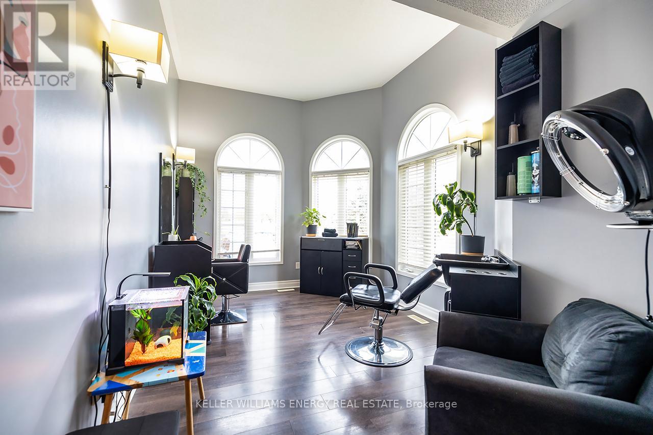 1642 Woodgate Trail, Oshawa, Ontario  L1G 8B5 - Photo 7 - E12540068