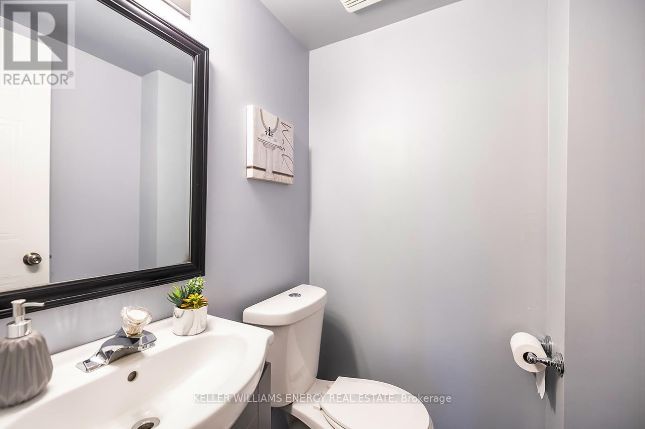 1642 Woodgate Trail, Oshawa, Ontario  L1G 8B5 - Photo 9 - E12540068