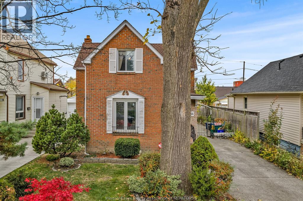 1025 Langlois Avenue, Windsor, Ontario N9A 2H4 - Photo 2 - 25028461