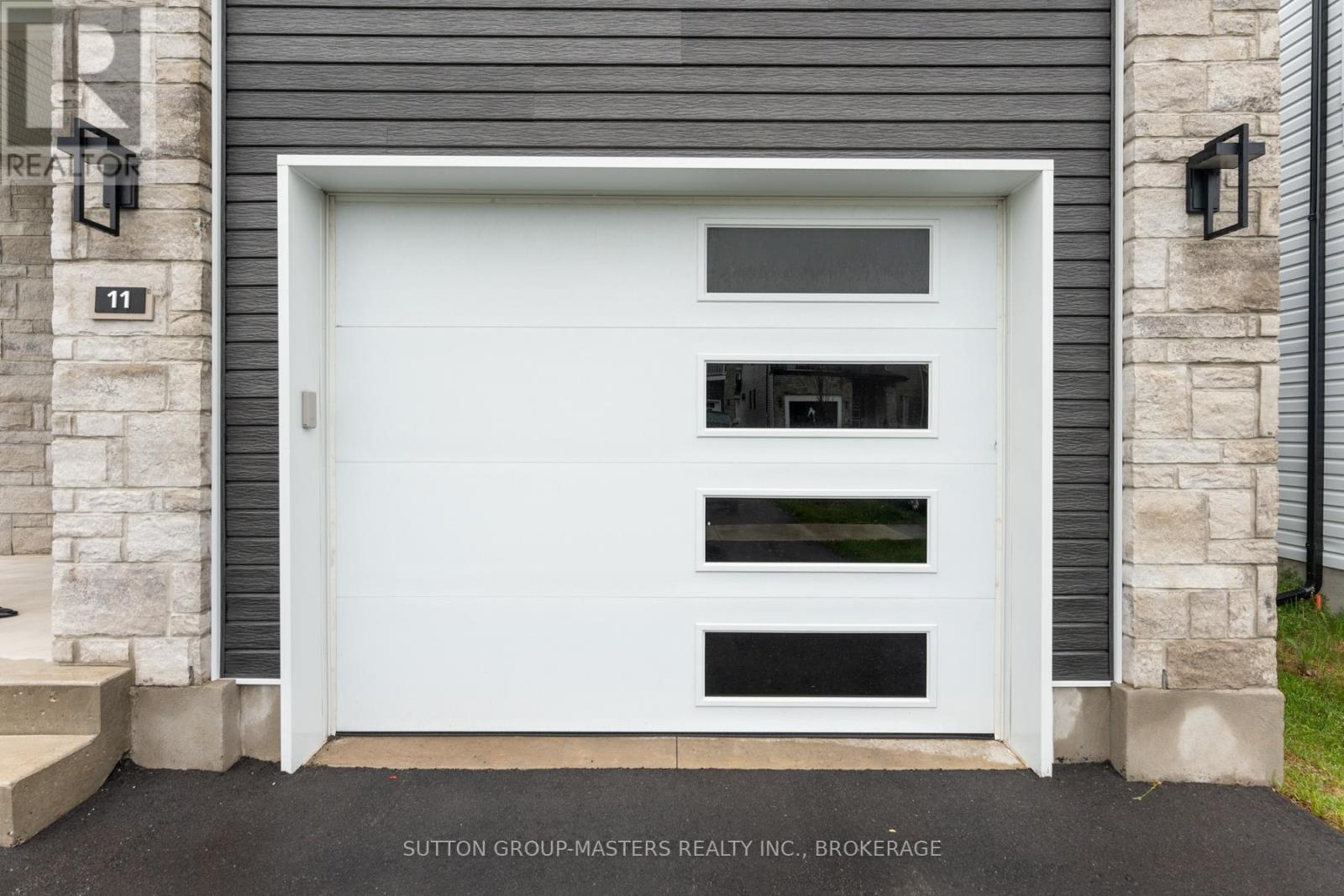 11 Walden Pond Drive, Loyalist, Ontario  K7N 0E7 - Photo 3 - X12540020