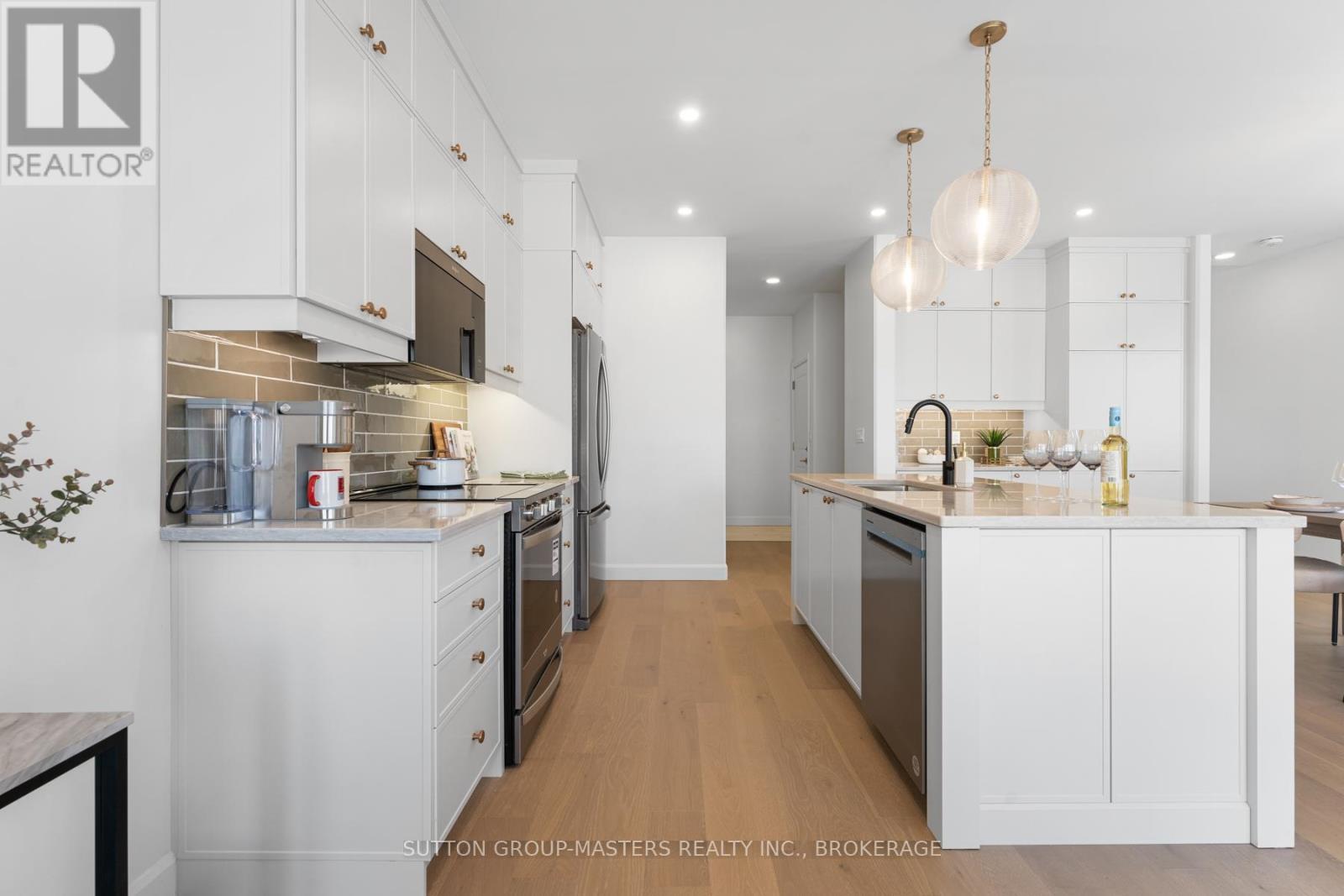 204 Superior Drive, Loyalist, Ontario  K7N 0E8 - Photo 10 - X12540022