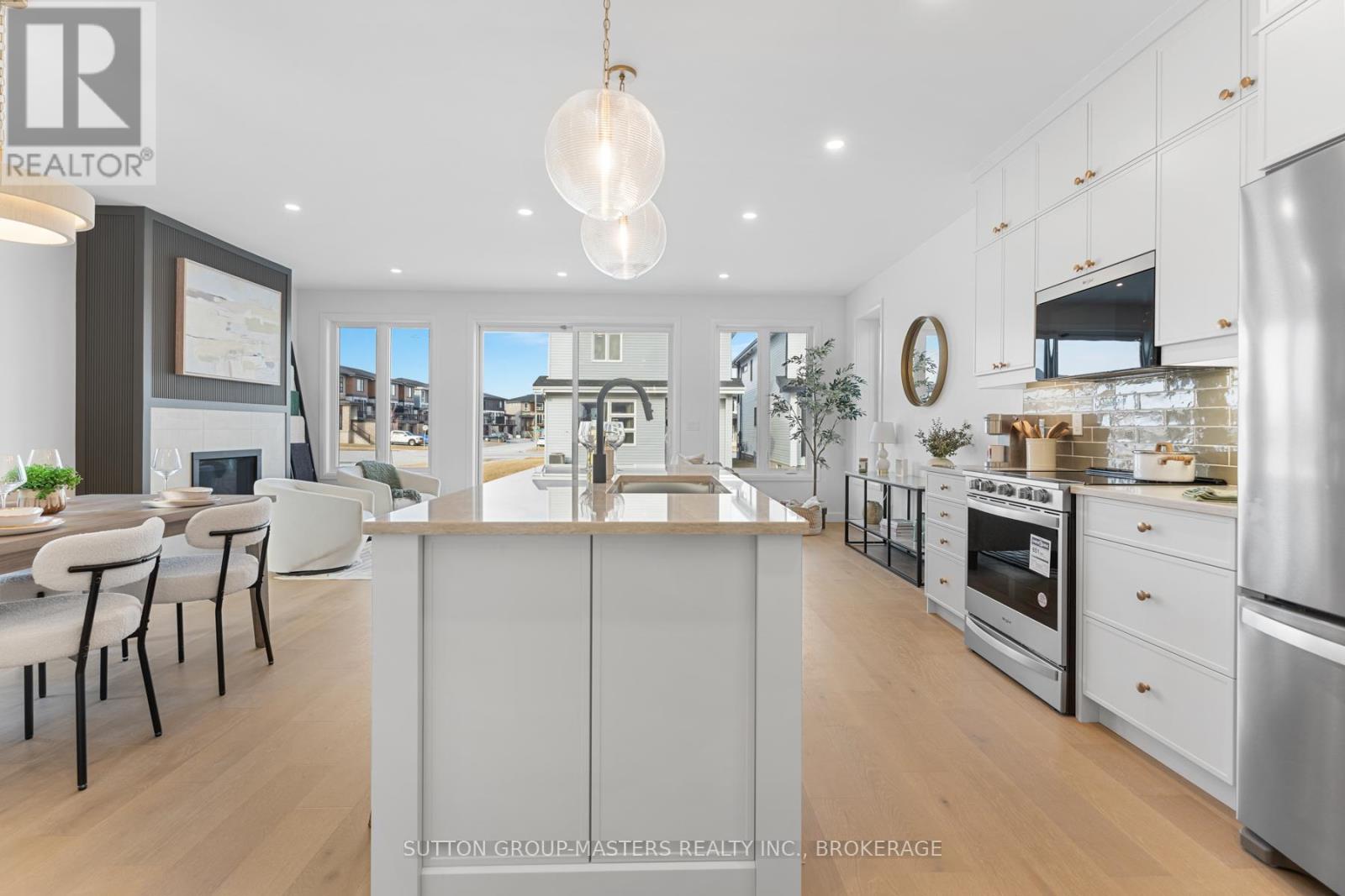 204 Superior Drive, Loyalist, Ontario  K7N 0E8 - Photo 11 - X12540022