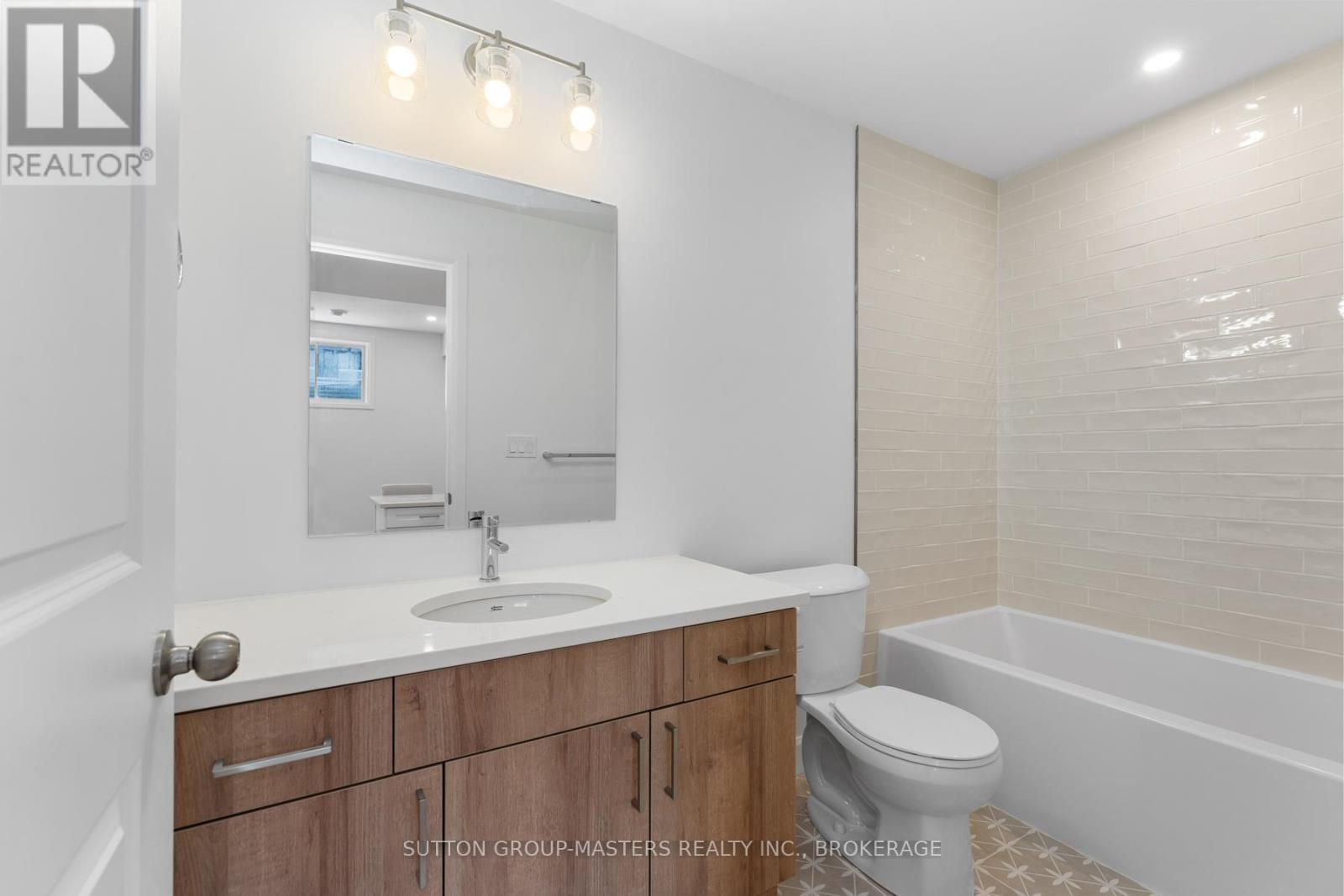 204 Superior Drive, Loyalist, Ontario  K7N 0E8 - Photo 23 - X12540022