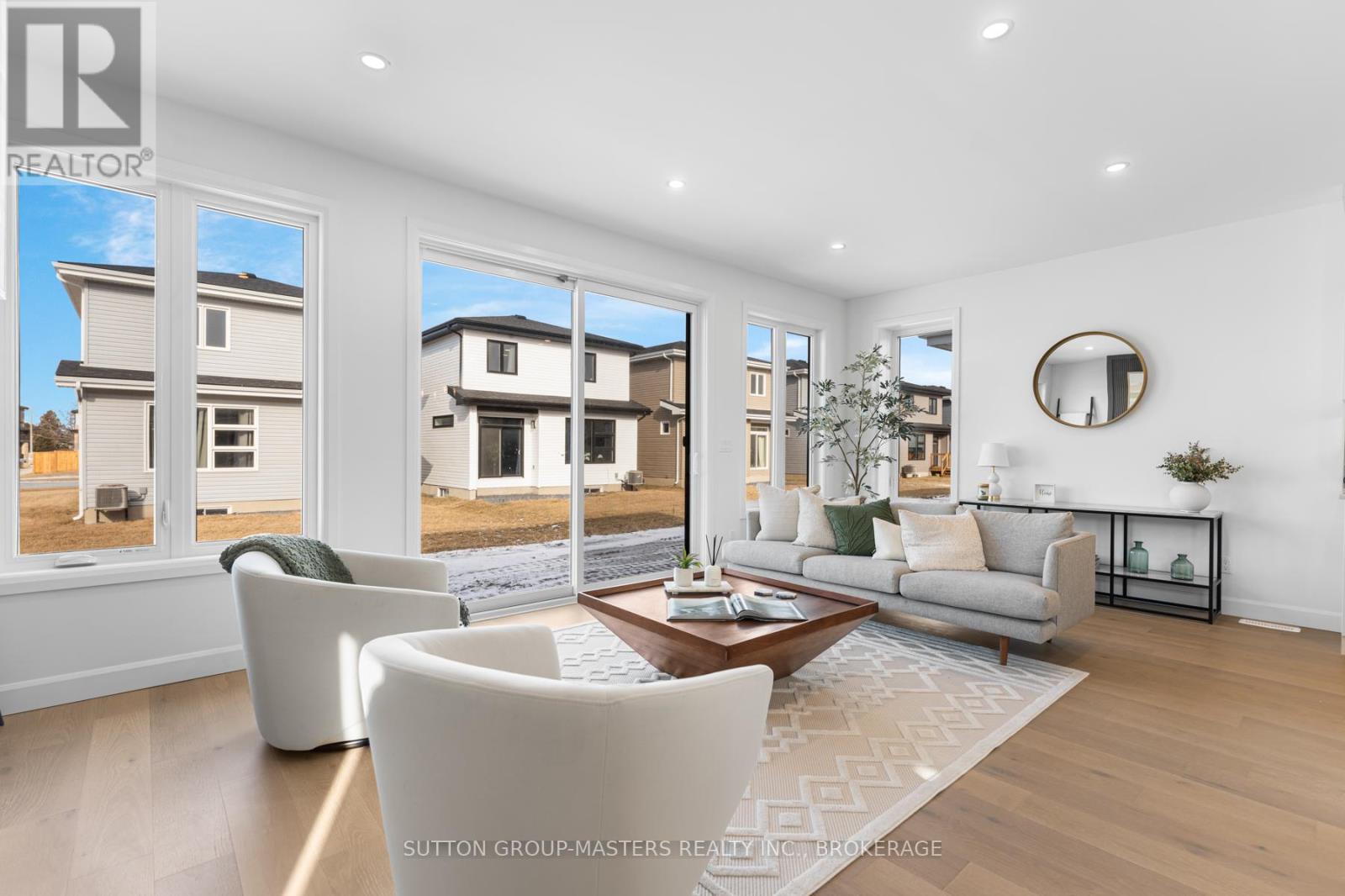 204 Superior Drive, Loyalist, Ontario  K7N 0E8 - Photo 4 - X12540022