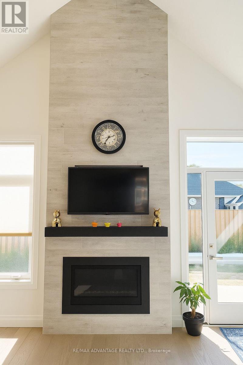 7 - 63 Compass Trail, Central Elgin, Ontario  N5L 0B4 - Photo 7 - X12540076