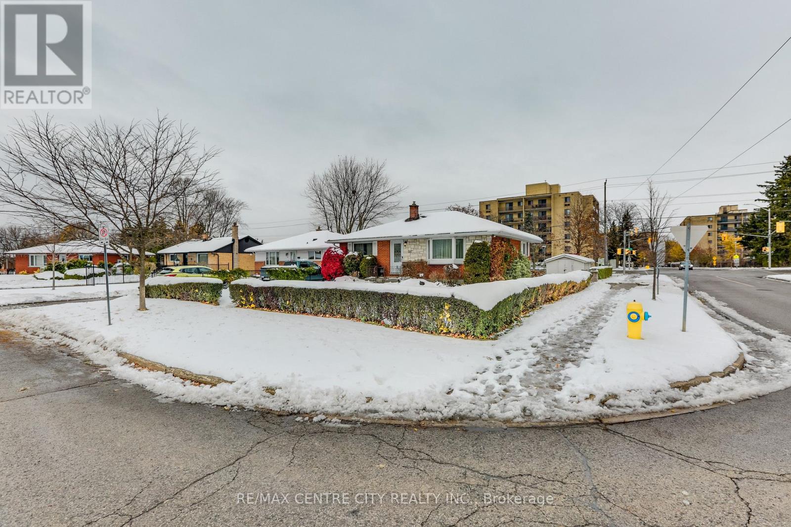 147 Susan Avenue, London East, Ontario  N5V 2G3 - Photo 2 - X12540092