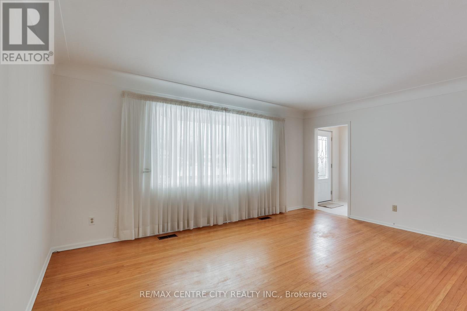 147 Susan Avenue, London East, Ontario  N5V 2G3 - Photo 8 - X12540092