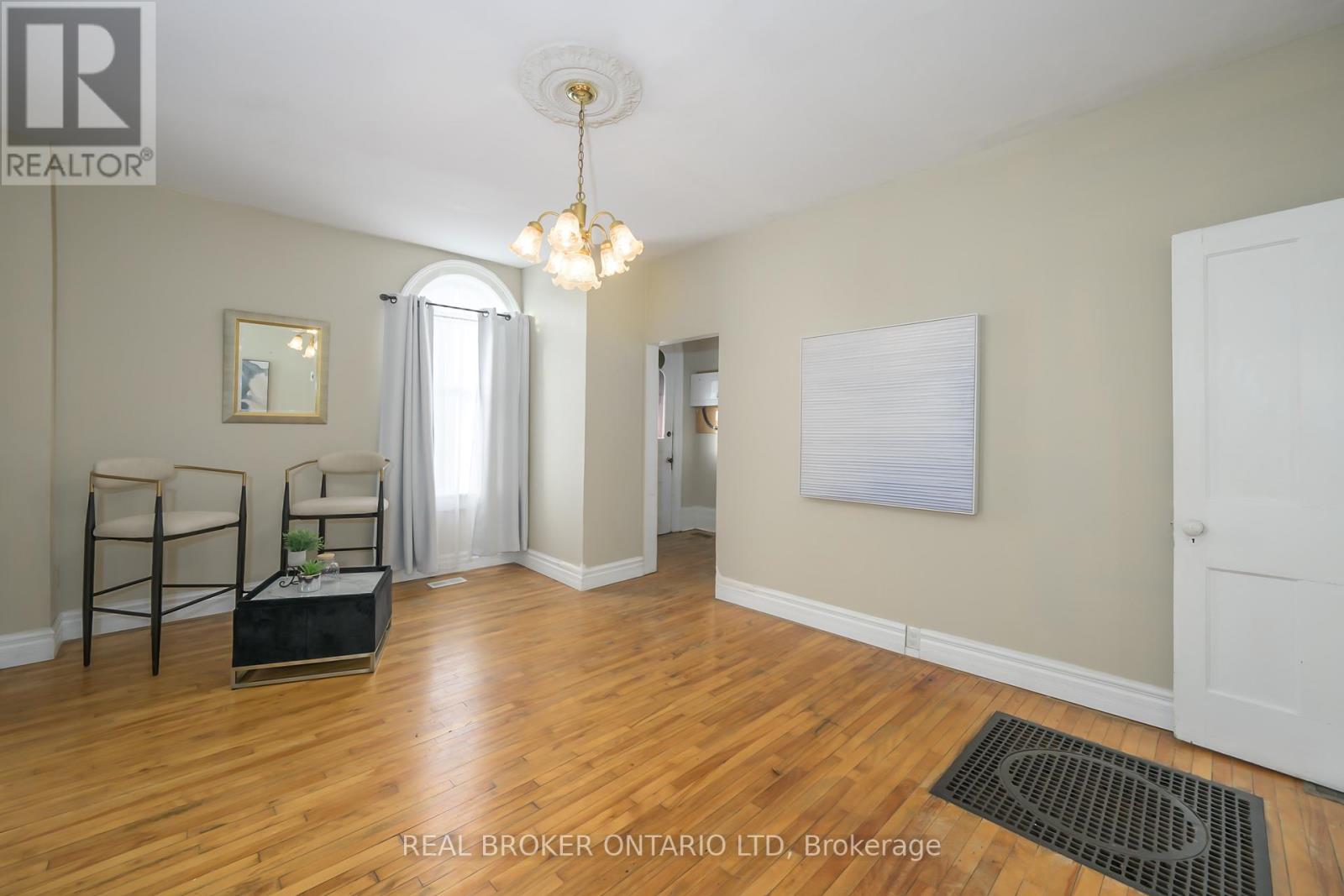 222 Ellen Street, North Middlesex, Ontario  N0M 2K0 - Photo 8 - X12540100