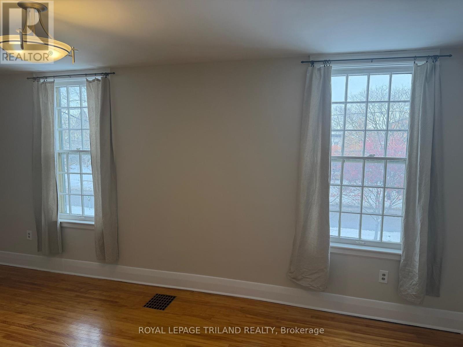 3 - 379 Dufferin Avenue, London East, Ontario  N6B 1Z5 - Photo 4 - X12540108