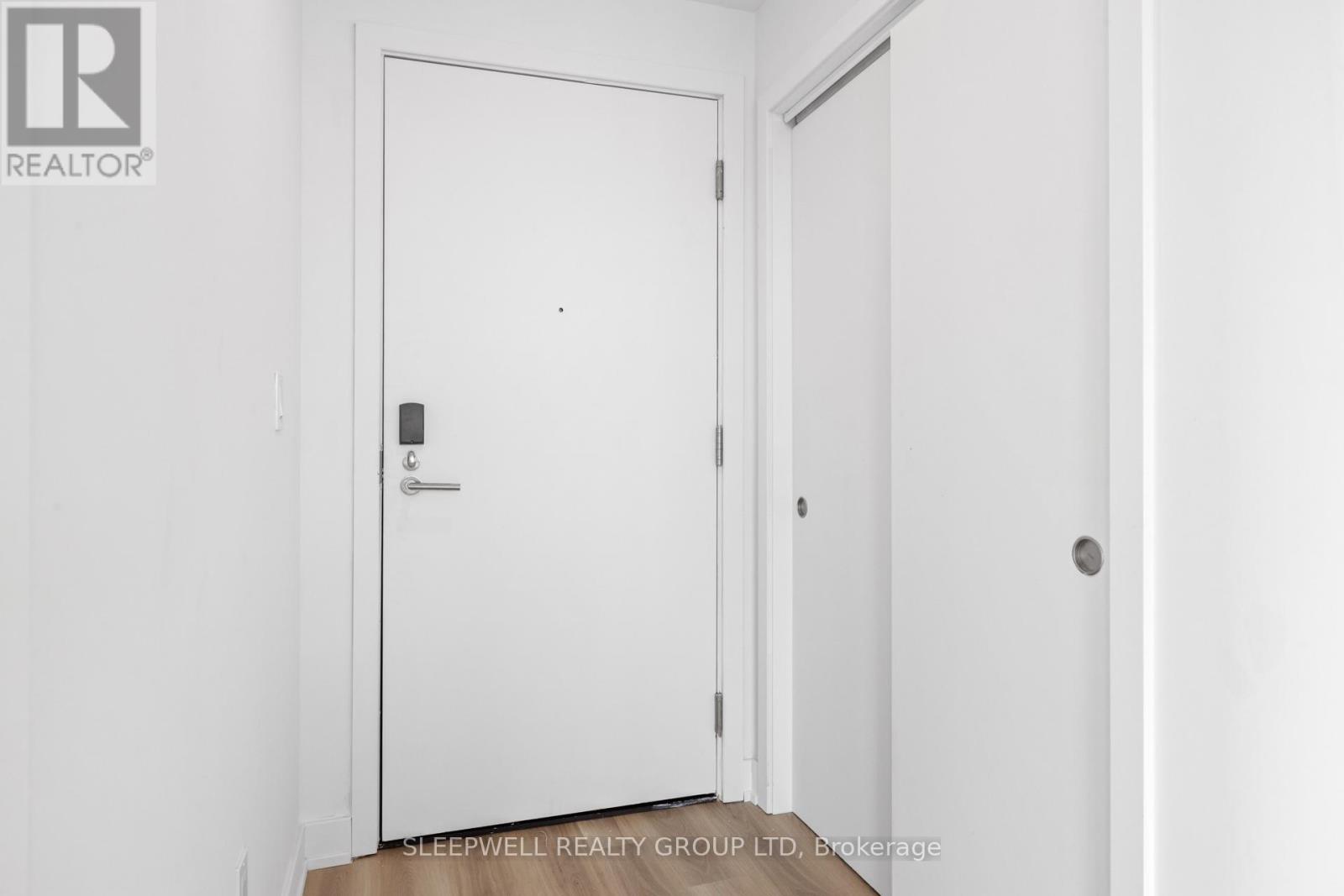 1312 - 1354 Carling Avenue, Ottawa, Ontario  K1Z 7L5 - Photo 2 - X12540040