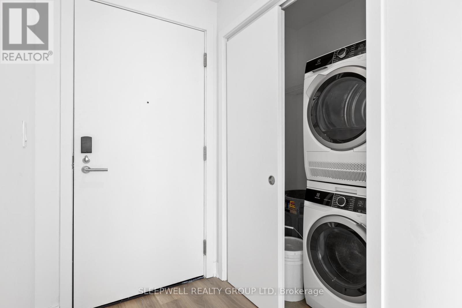 1312 - 1354 Carling Avenue, Ottawa, Ontario  K1Z 7L5 - Photo 3 - X12540040