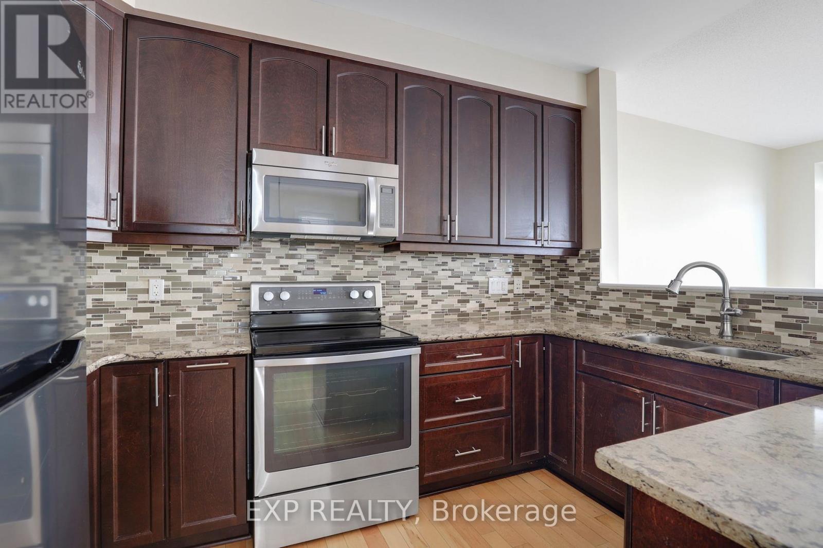 618 Moorpark Avenue, Ottawa, Ontario  K2M 0B6 - Photo 12 - X12540056