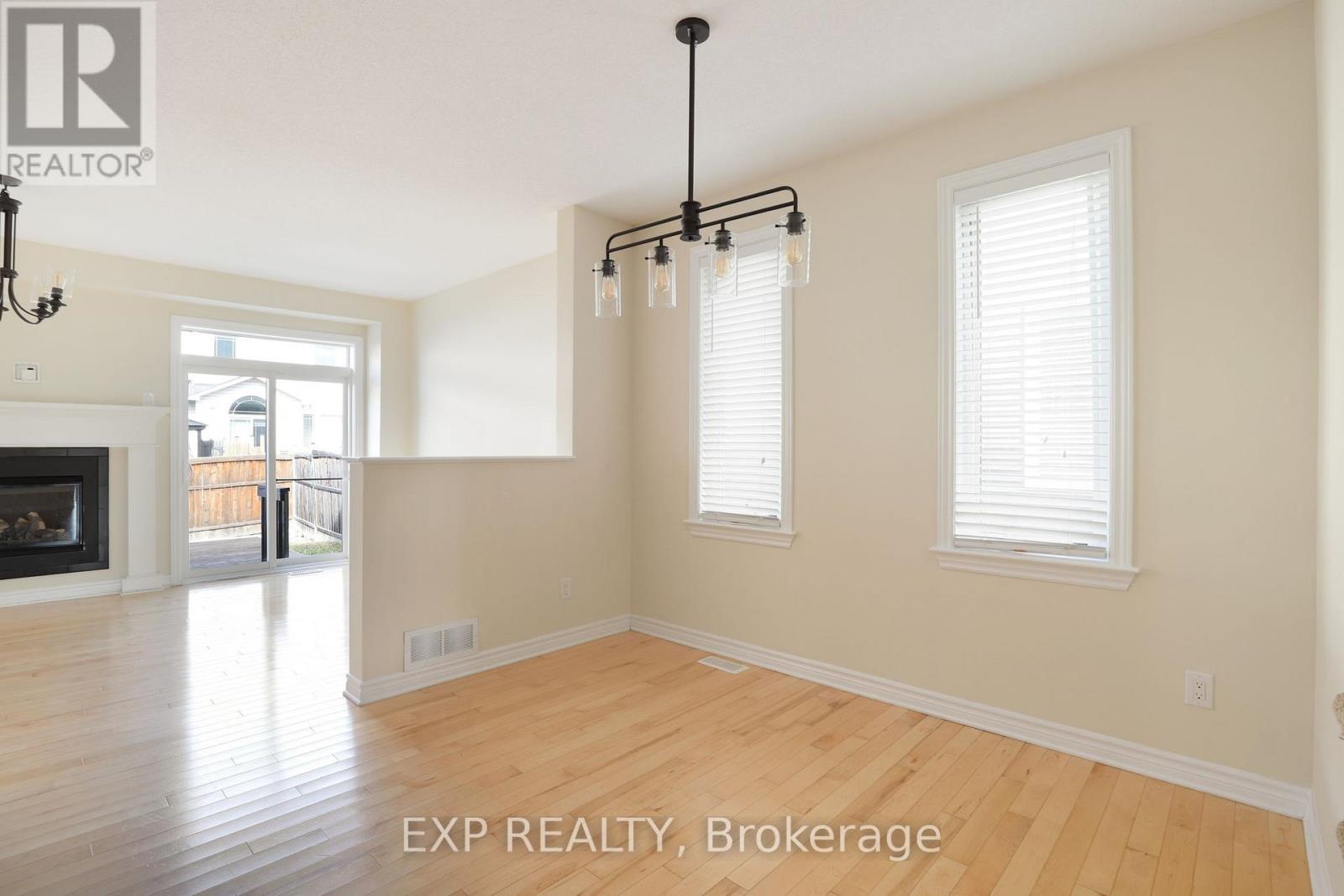 618 Moorpark Avenue, Ottawa, Ontario  K2M 0B6 - Photo 14 - X12540056