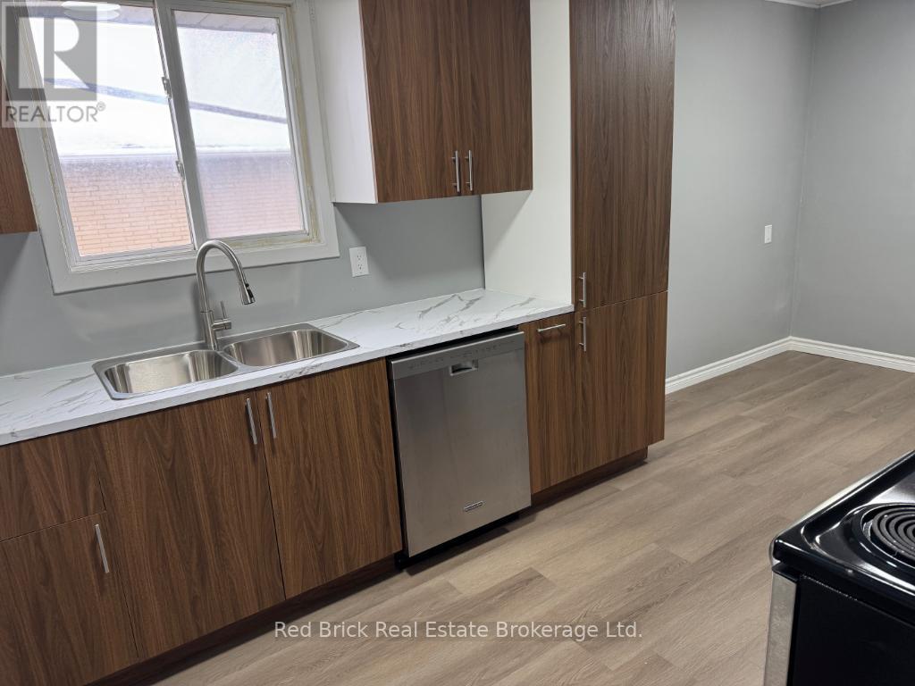 204 Veronica Drive, Kitchener, Ontario  N2A 2R9 - Photo 12 - X12523114