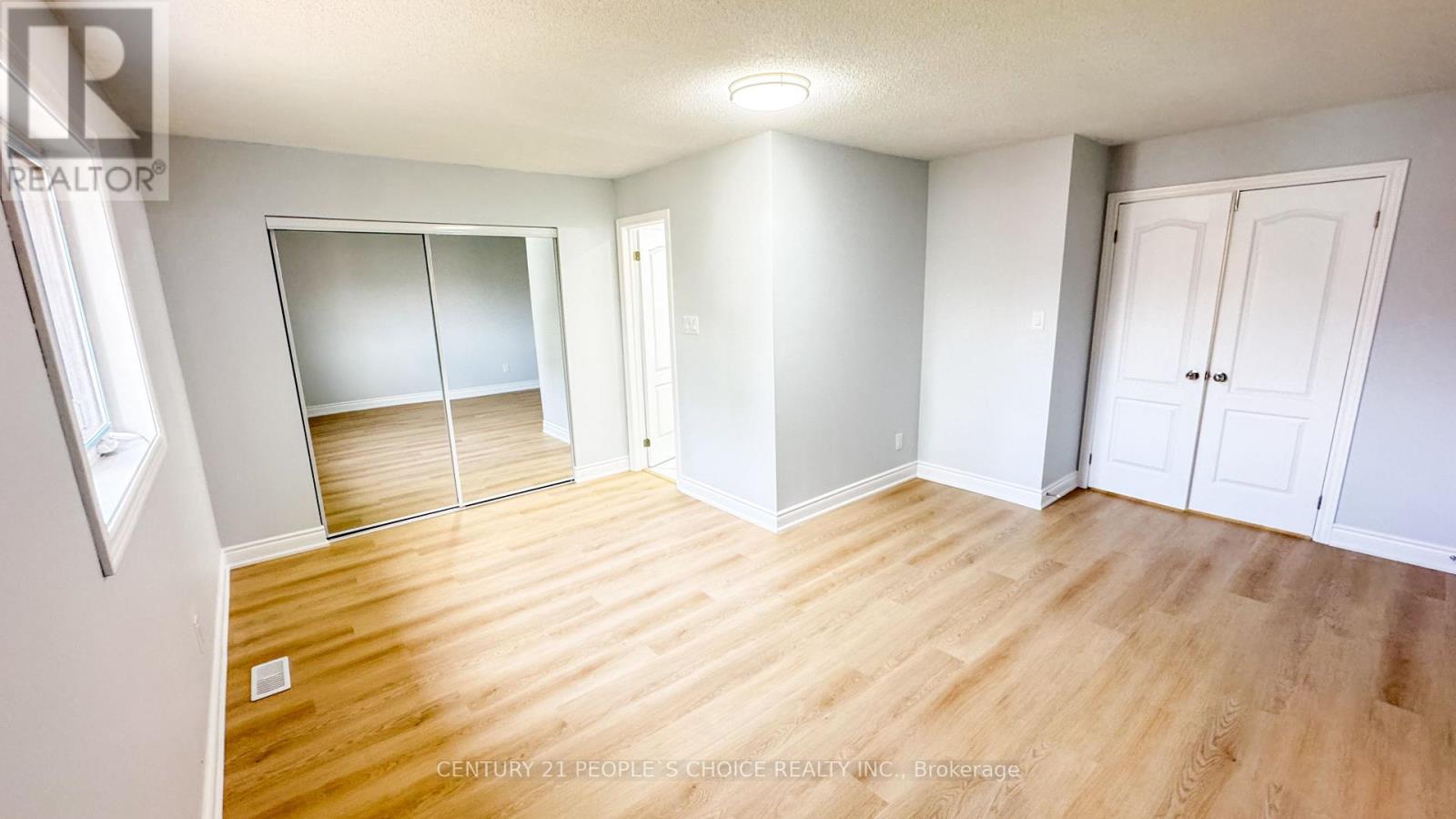 3292 Bobwhite Mews, Mississauga, Ontario  L5N 6E9 - Photo 15 - W12539968