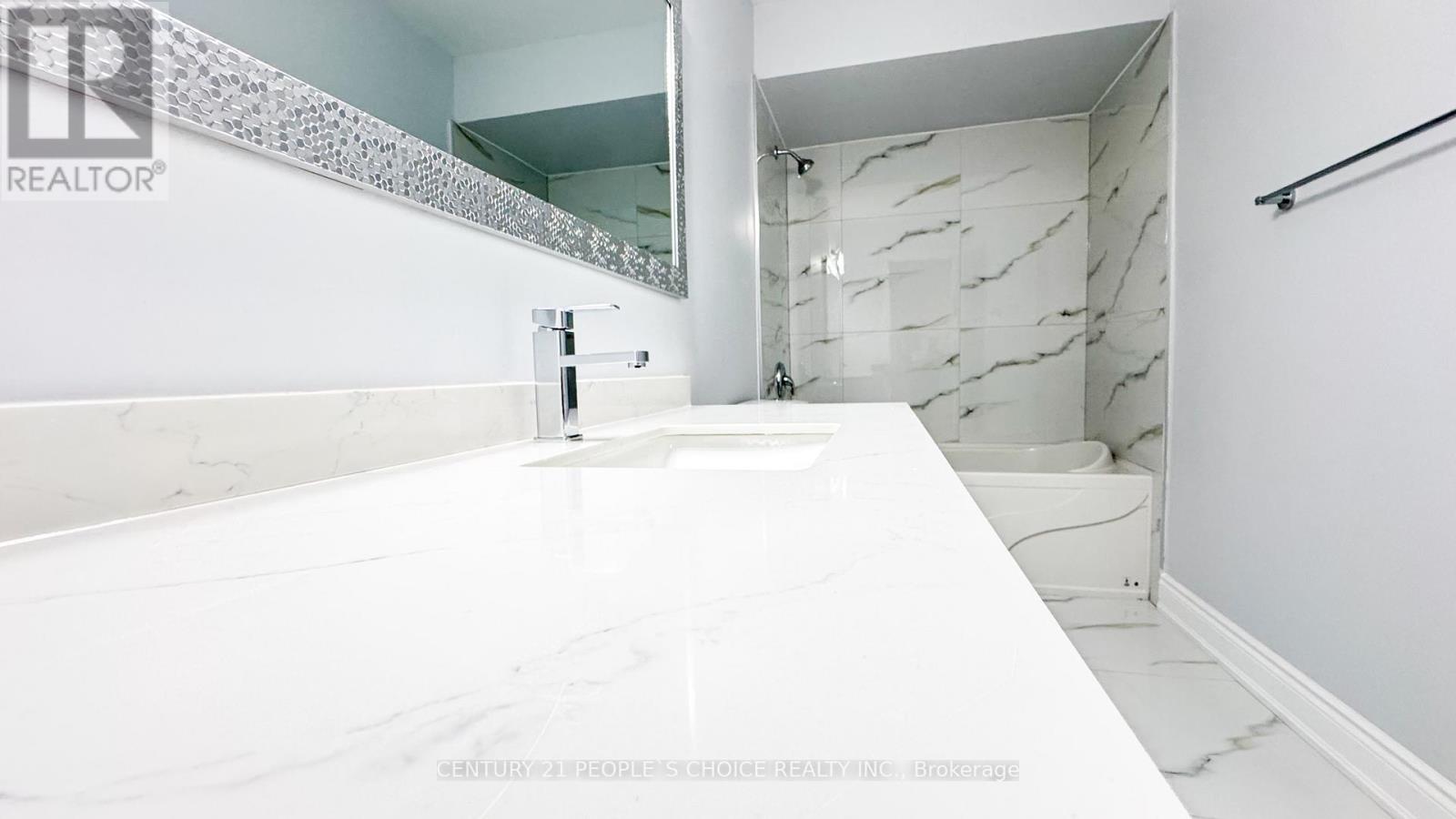 3292 Bobwhite Mews, Mississauga, Ontario  L5N 6E9 - Photo 20 - W12539968