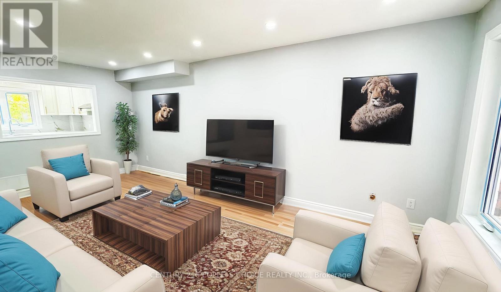 3292 Bobwhite Mews, Mississauga, Ontario  L5N 6E9 - Photo 4 - W12539968