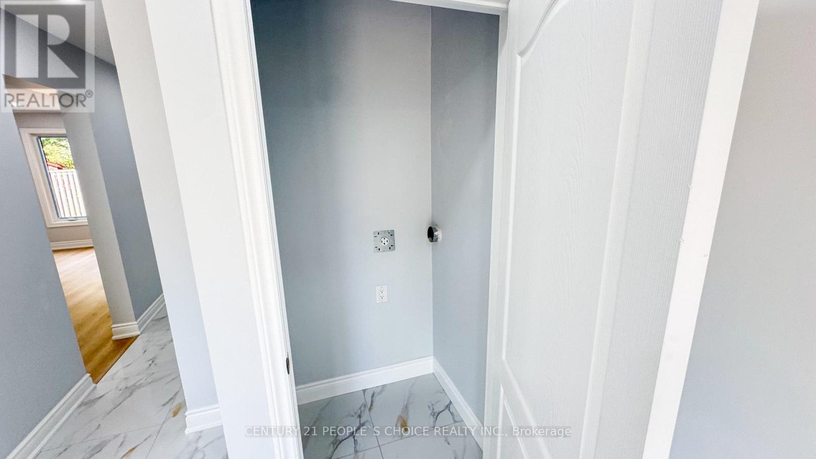 3292 Bobwhite Mews, Mississauga, Ontario  L5N 6E9 - Photo 8 - W12539968