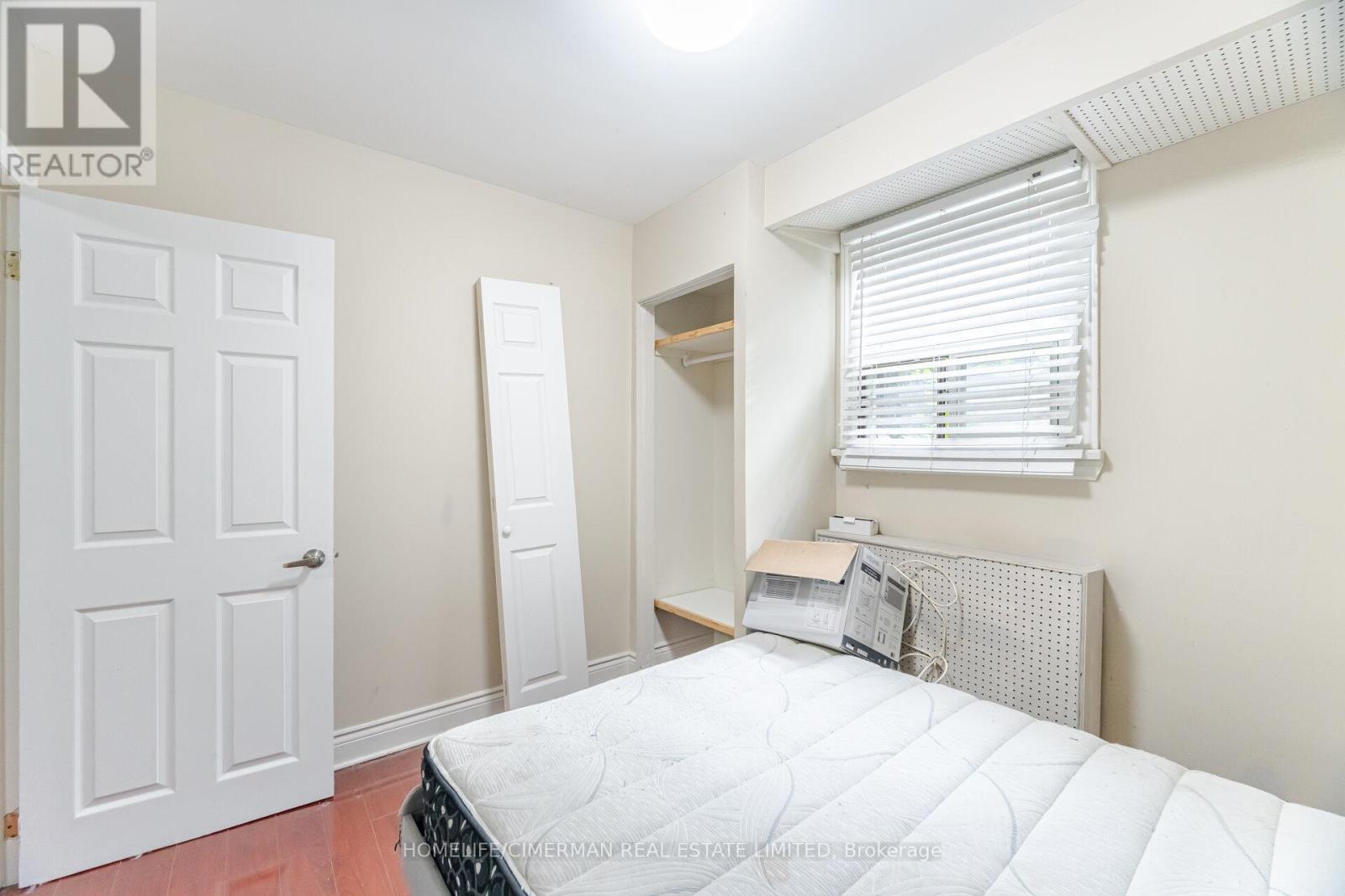 2681 Eglinton Avenue W, Toronto, Ontario  M6M 1T8 - Photo 21 - W12539980