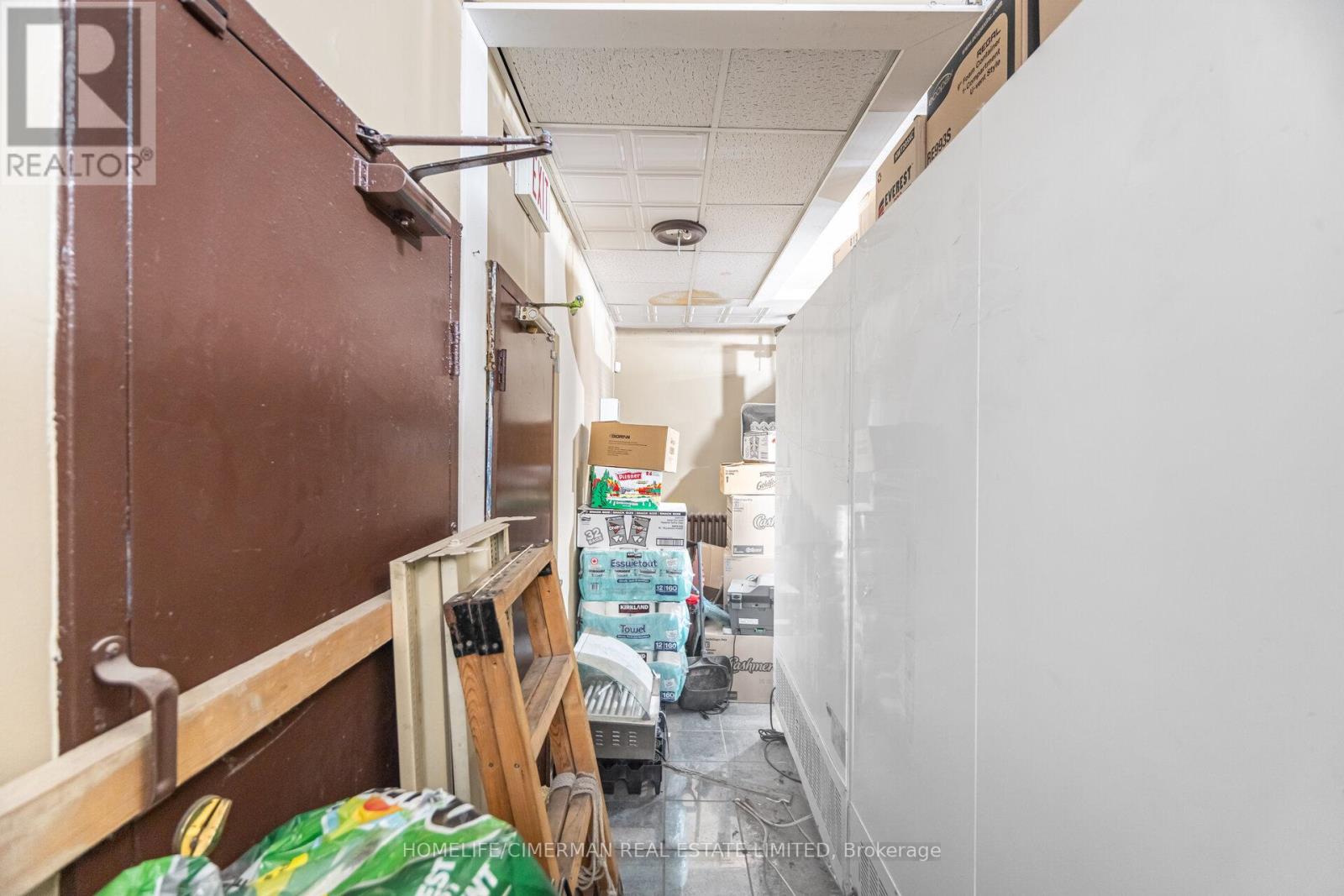 2681 Eglinton Avenue W, Toronto, Ontario  M6M 1T8 - Photo 11 - W12539984