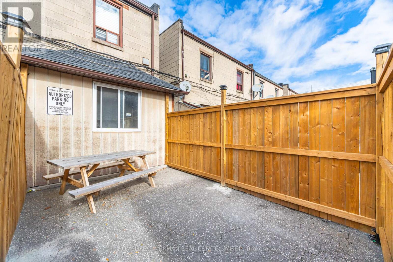 2681 Eglinton Avenue W, Toronto, Ontario  M6M 1T8 - Photo 13 - W12539984