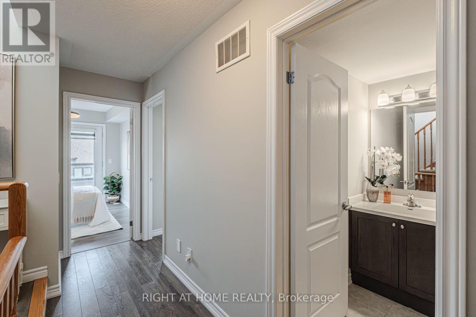 422 Athabasca Common, Oakville, Ontario  L6H 0R5 - Photo 22 - W12540006