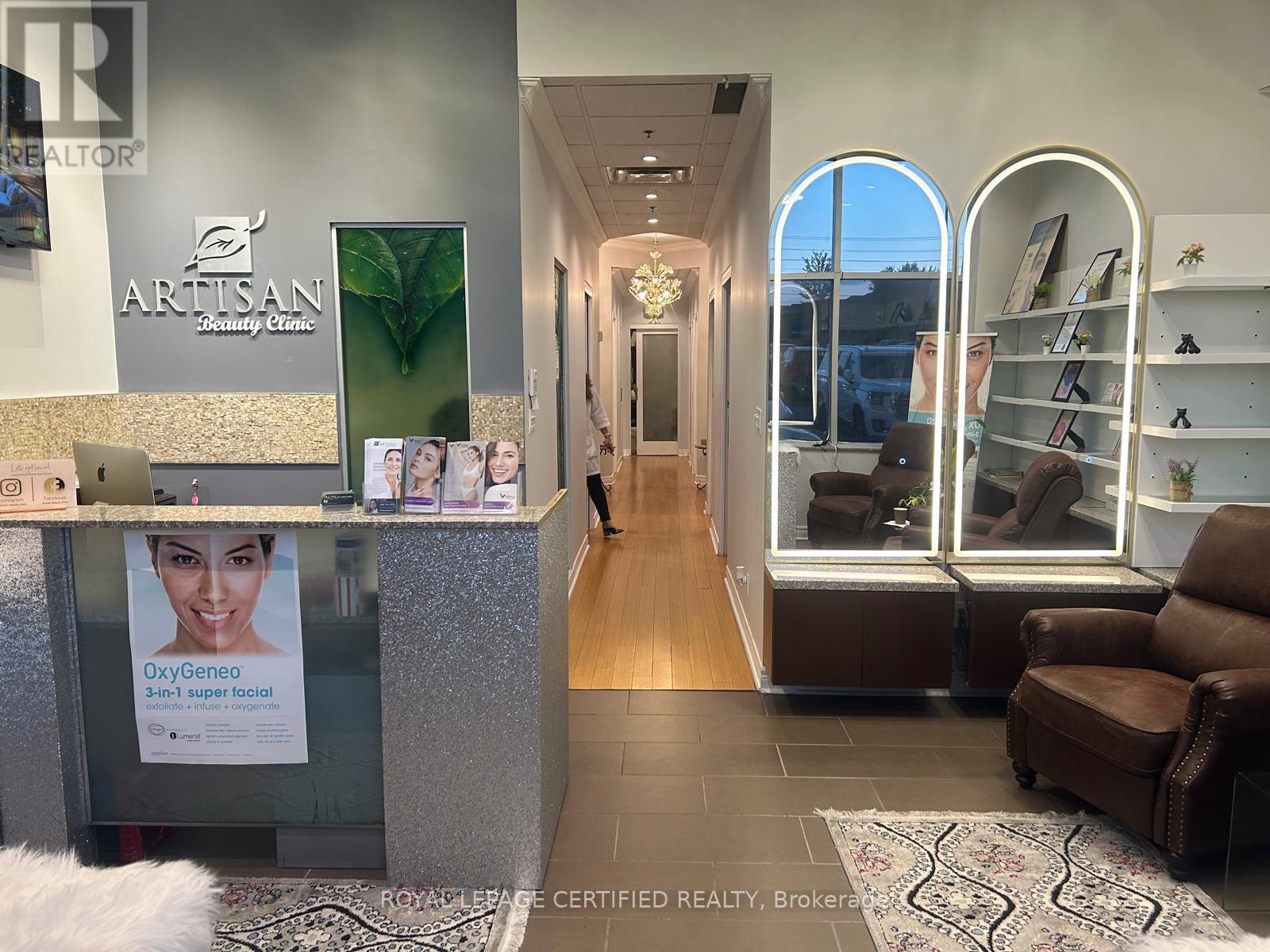 11 - 5651 STEELES AVENUE E, Toronto, Ontario