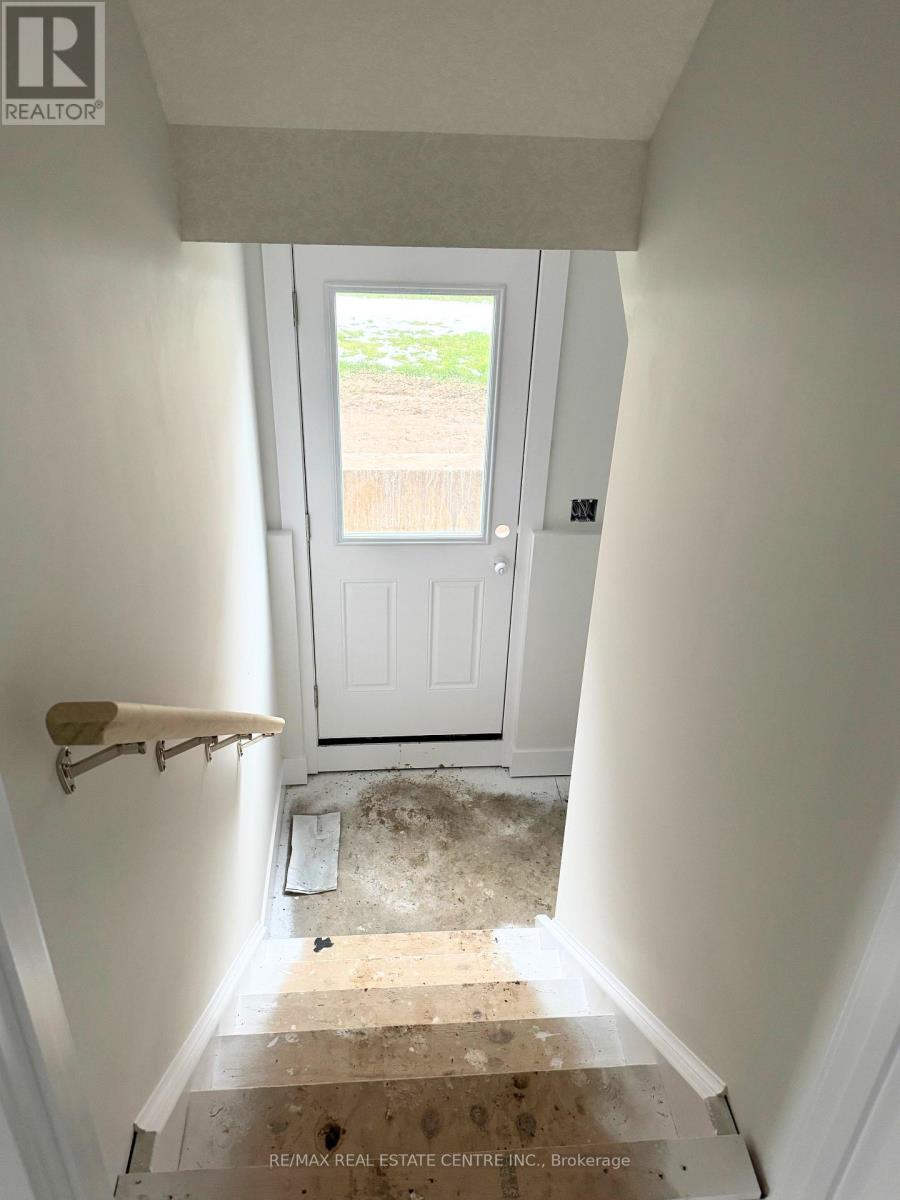 123 Maple Street, Mapleton, Ontario  N0G 1P0 - Photo 6 - X12456350