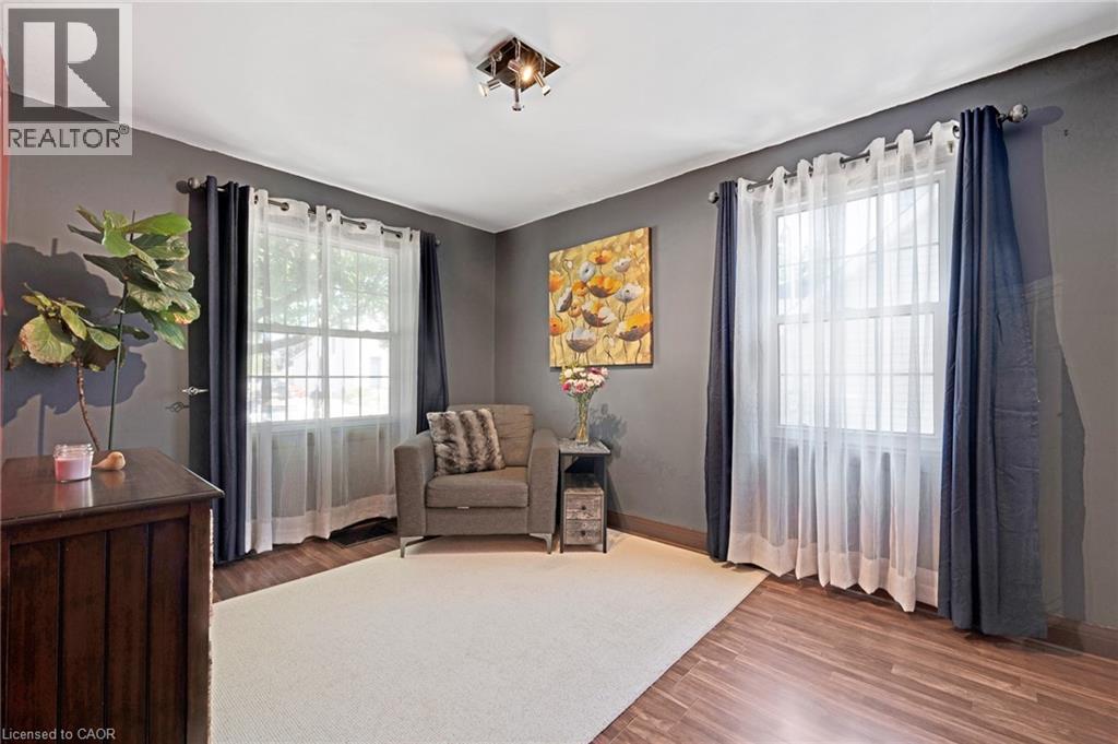 30 Centre Street, Cambridge, Ontario  N1R 4E5 - Photo 3 - 40787570