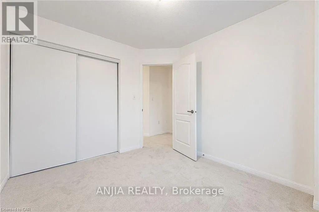 54 Manhattan Circle, Cambridge, Ontario  N3C 0C4 - Photo 12 - X12539982