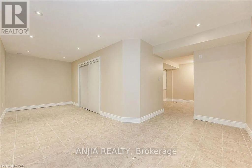 54 Manhattan Circle, Cambridge, Ontario  N3C 0C4 - Photo 13 - X12539982