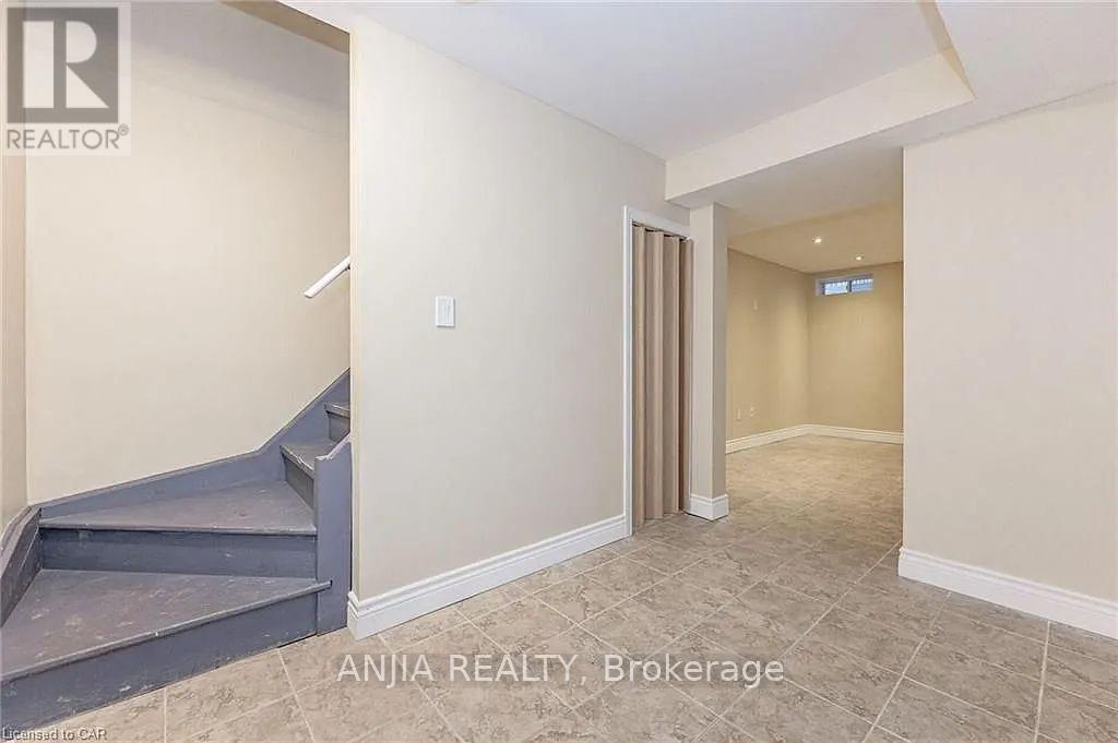 54 Manhattan Circle, Cambridge, Ontario  N3C 0C4 - Photo 15 - X12539982