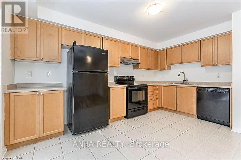 54 Manhattan Circle, Cambridge, Ontario  N3C 0C4 - Photo 2 - X12539982