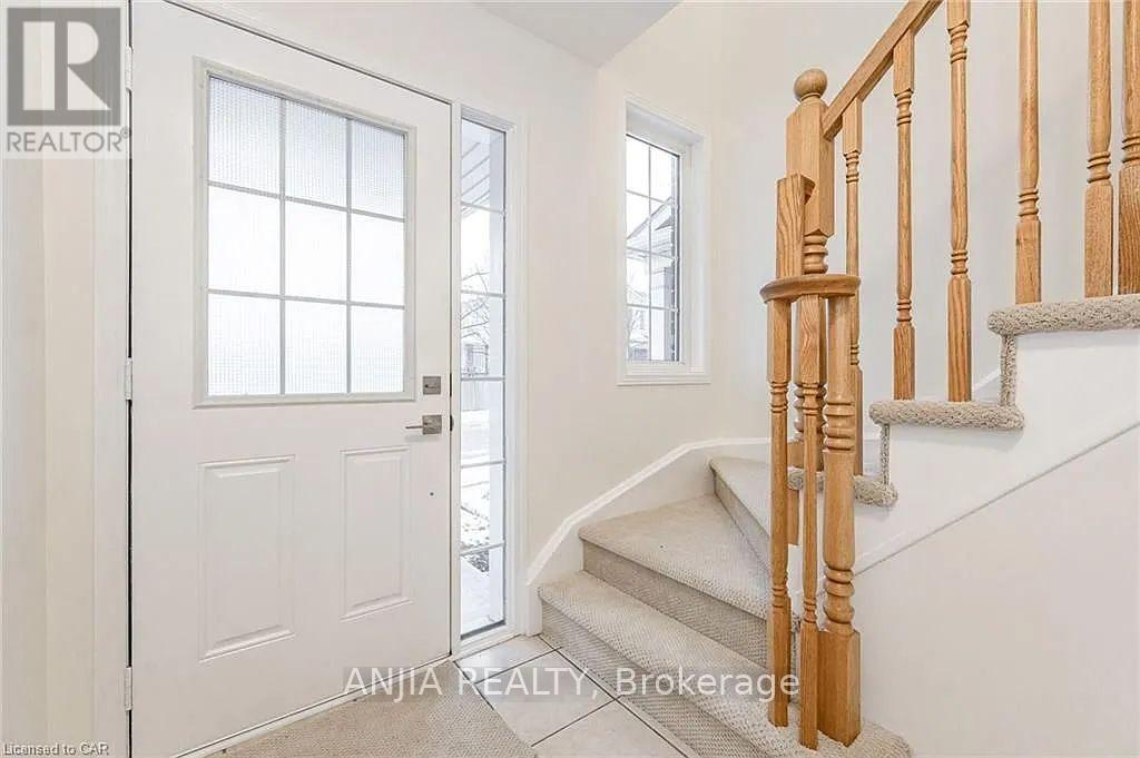 54 Manhattan Circle, Cambridge, Ontario  N3C 0C4 - Photo 3 - X12539982