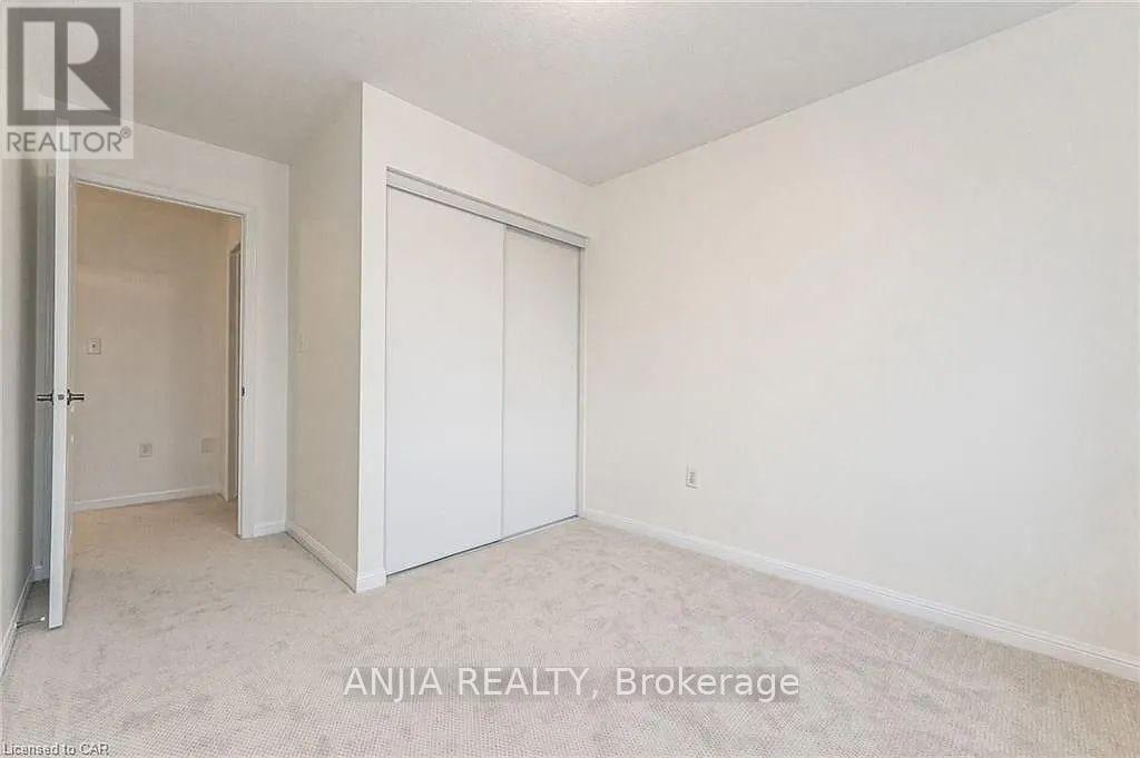 54 Manhattan Circle, Cambridge, Ontario  N3C 0C4 - Photo 9 - X12539982